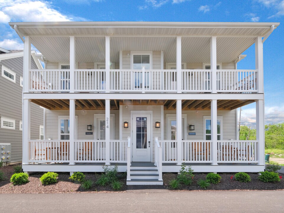 214 Great Loop E Dr in Ottawa, IL - Foto de edificio