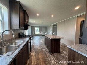 111 H St in Pittsfield, ME - Foto de edificio - Building Photo