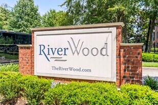Riverwood Apartments in Conroe, TX - Building Photo