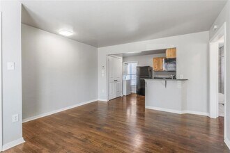 1217 N Blackwelder Ave, Unit 2 in Oklahoma City, OK - Foto de edificio - Building Photo