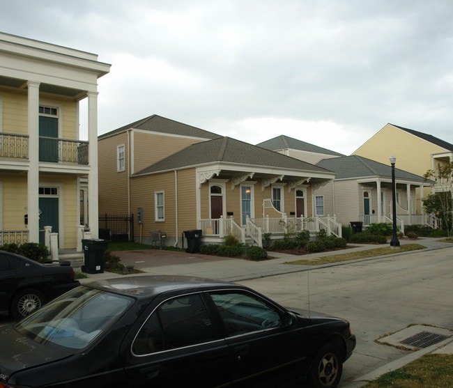 810 Adele Dr in New Orleans, LA - Building Photo - Building Photo