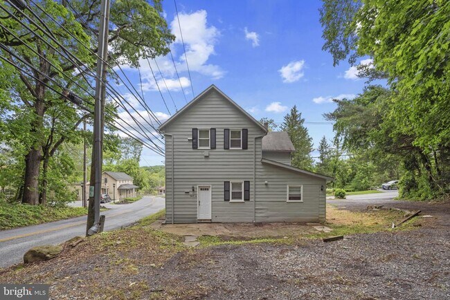 1841 Hillside Rd in Pikesville, MD - Building Photo - Building Photo