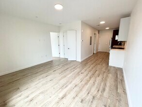 2 Sewall St, Unit 404 in Boston, MA - Building Photo - Building Photo