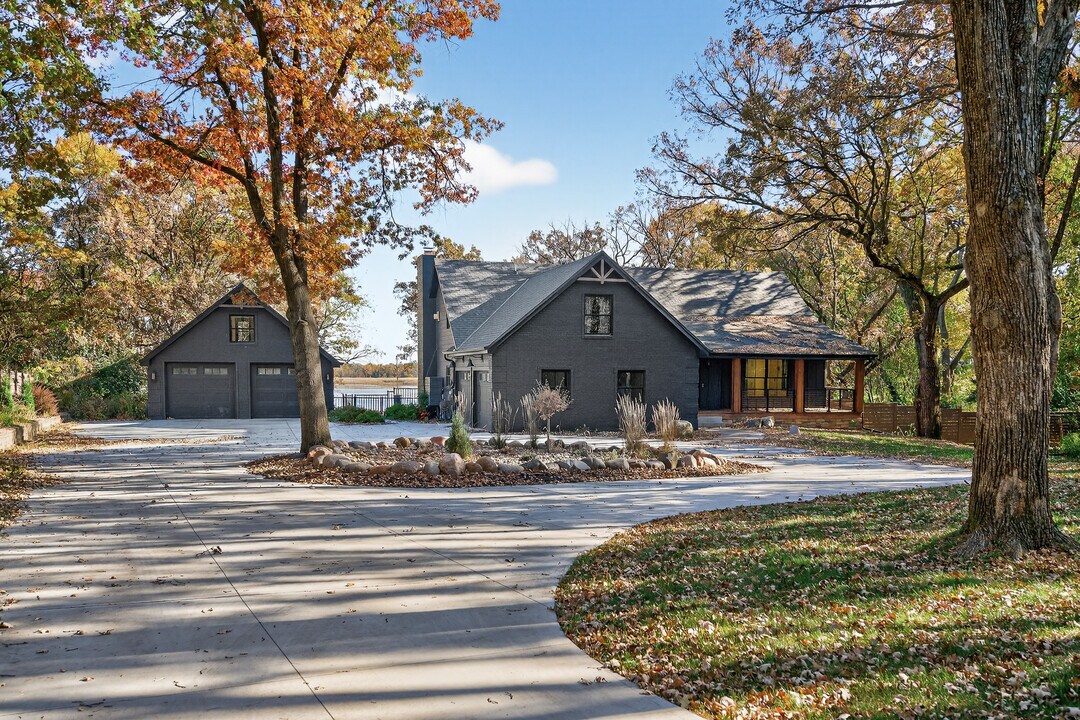 15801 Andrie St NW in Ramsey, MN - Building Photo