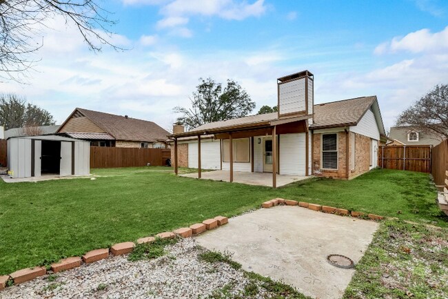 4233 Glen Ridge Dr in Arlington, TX - Building Photo - Building Photo