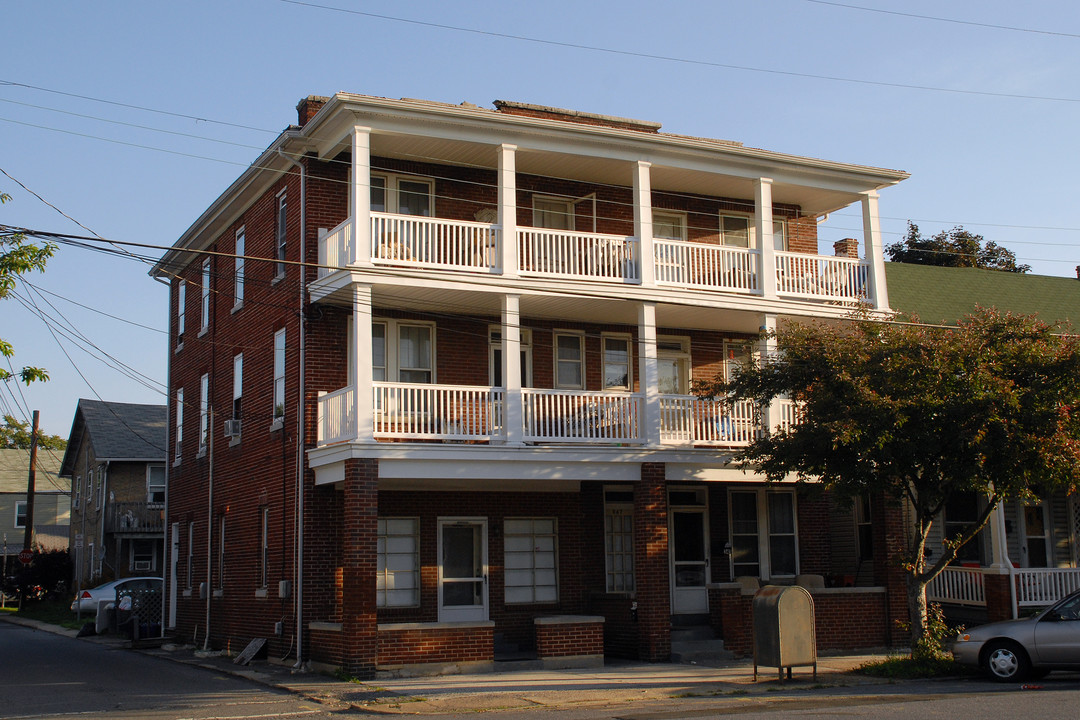 345 Herman Ave in Lemoyne, PA - Foto de edificio