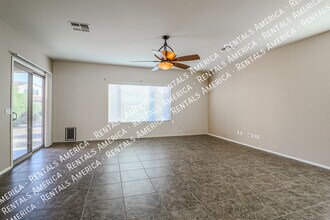 7461 W Pleasant Oak Way in Florence, AZ - Building Photo - Building Photo