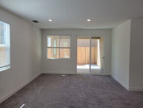 House:  3 Bedroom / 2.5 Bathroom - Rocklin in Rocklin, CA - Building Photo - Building Photo