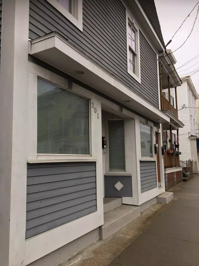 201-203 Dean St in Providence, RI - Building Photo - Building Photo