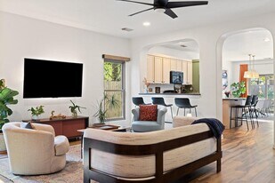 2205 Amur Dr in Austin, TX - Building Photo