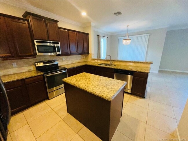 property at 505 NW Windflower Terrace