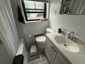53 Harvard Ave, Unit 2 in Brookline, MA - Building Photo - Building Photo
