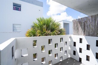 1986 Biarritz Dr in Miami Beach, FL - Building Photo - Building Photo