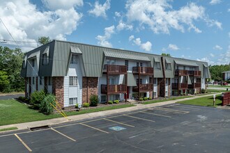 Ruby on the Creek Apartments in Fayetteville, AR - Foto de edificio - Building Photo