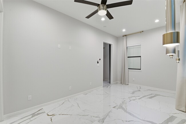 529 Memorial Heights Dr in Houston, TX - Building Photo - Building Photo