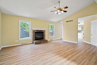 2601 Hillshire Dr in Columbia, MO - Building Photo - Building Photo