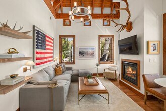 501 W Main St in Aspen, CO - Building Photo - Building Photo