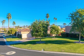 14 Lakeshore Dr in Rancho Mirage, CA - Building Photo - Building Photo