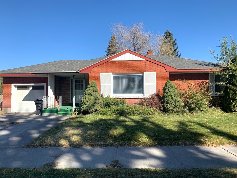 700 I St in Idaho Falls, ID - Foto de edificio