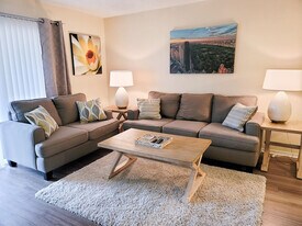 6519 W Newberry Rd, Unit SI ID1359105P in Gainesville, FL - Building Photo