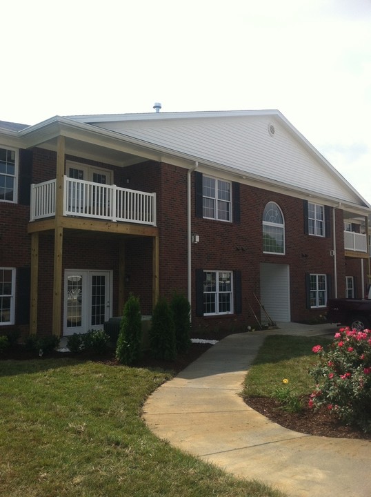 12504-12506 Townepark Way in Middletown, KY - Building Photo