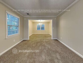 990 Thousand Oaks Dr in Lawrenceville, GA - Building Photo - Building Photo