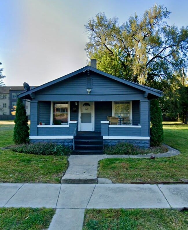property at 623 2nd Ave