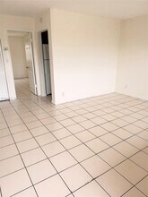 241 SE 9th Ave in Pompano Beach, FL - Building Photo - Building Photo