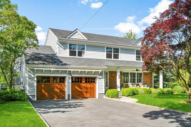 property at 685 Barrymore Ln