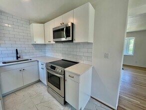 5734 NE 10th Ave in Portland, OR - Building Photo - Building Photo