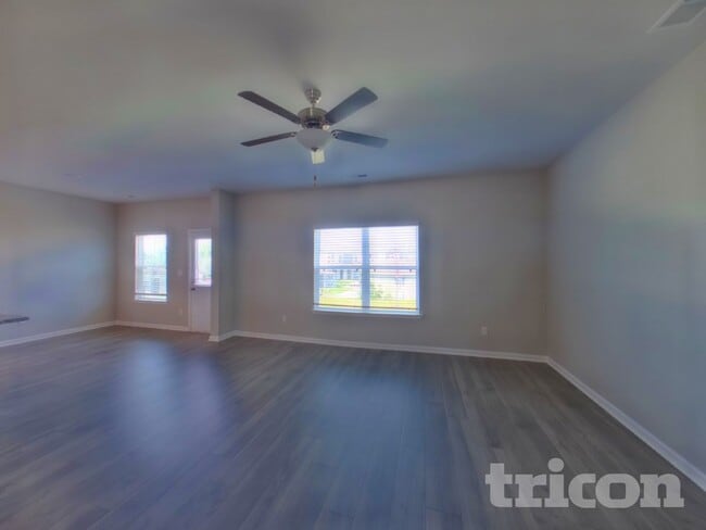 126 Harvest Cir in Dickson, TN - Building Photo - Building Photo