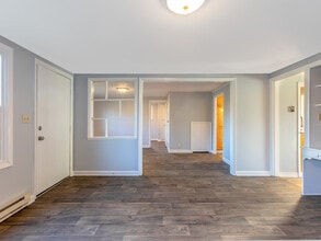 540 SE 151st Ave in Portland, OR - Foto de edificio - Building Photo