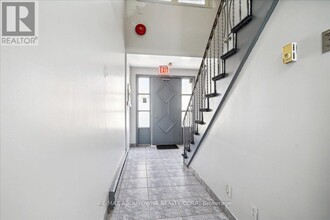 2320-2320 Hixon St in Oakville, ON - Building Photo - Building Photo