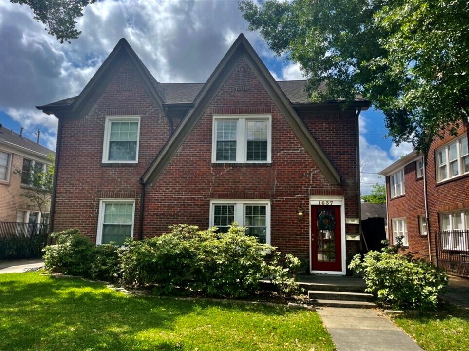 1637 Castle Ct-Unit -B in Houston, TX - Foto de edificio