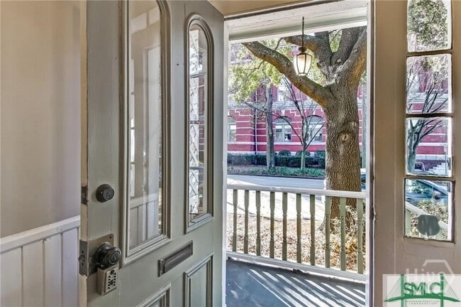 property at 114 W Henry St