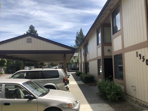 1950 Manor Pl in Fairfield, CA - Foto de edificio - Building Photo