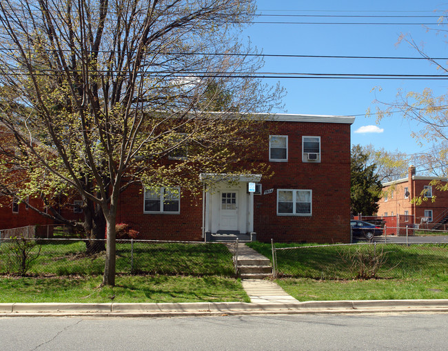 7804 Kennewick Ave in Takoma Park, MD - Building Photo - Building Photo