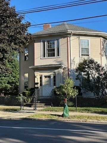 930 Watertown St, Unit #2 in Newton, MA - Building Photo