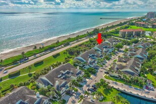 205 Mainsail Cir in Jupiter, FL - Building Photo