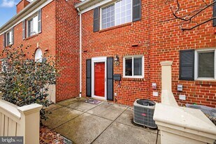 1455 VA-401 in Alexandria, VA - Building Photo