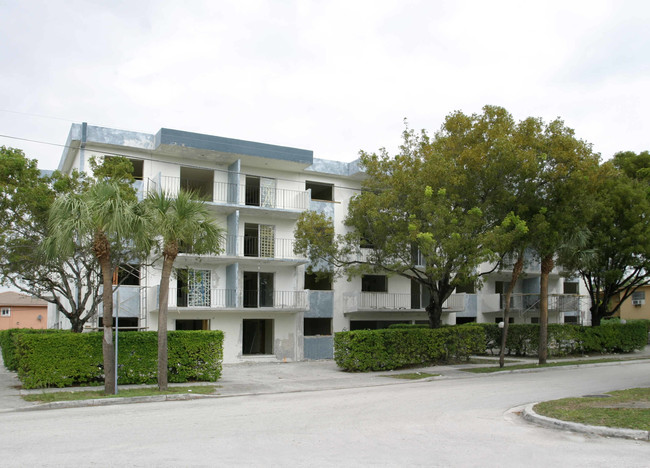 445 SW 11th St in Miami, FL - Building Photo - Building Photo