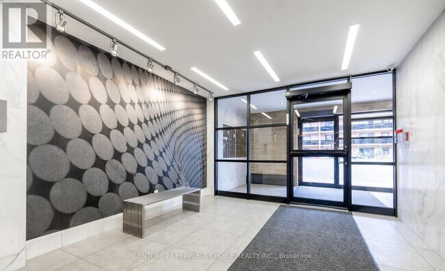 573 N Service Rd in Mississauga, ON - Building Photo - Building Photo