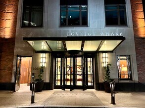 100 Lovejoy Wharf, Unit 8M in Boston, MA - Foto de edificio - Building Photo