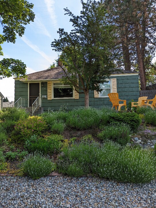 4914 N Cedar St in Spokane, WA - Building Photo
