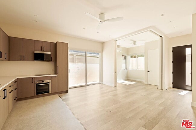 2325 27th St in Santa Monica, CA - Building Photo - Building Photo