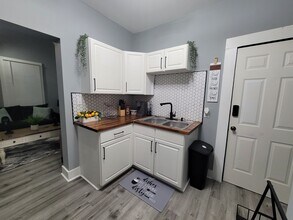2818 N Capitol Ave, Unit 3 in Indianapolis, IN - Building Photo - Building Photo