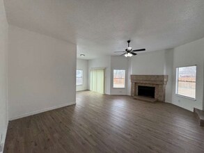 8750 Shallow Ridge Dr in San Antonio, TX - Building Photo - Building Photo