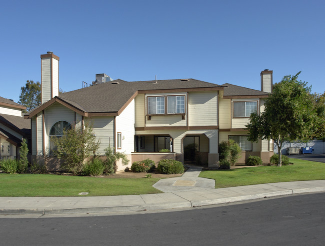 Brierwood Court Apartments in Fresno, CA - Foto de edificio - Building Photo