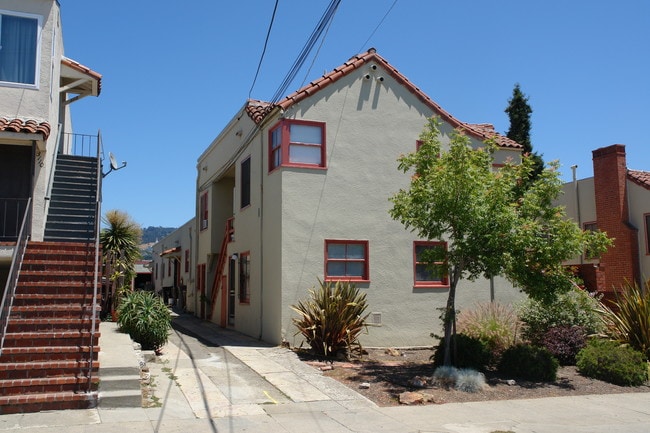 3116 Brookdale Ave in Oakland, CA - Foto de edificio - Building Photo