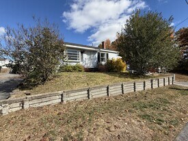 66 Memory Ln in South Portland, ME - Building Photo